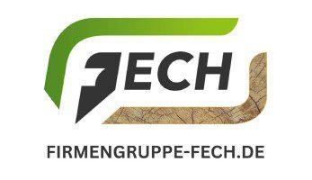 Logo der Firmengruppe Fech mit gr&uuml;nem und schwarzem Text auf Holzstruktur-Hintergrund. Webseite: firmengruppe-fech.de.