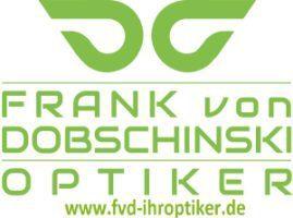 Logo von Frank von Dobschinski Optiker in gr&uuml;ner Schrift mit grafischen Elementen und Webadresse.